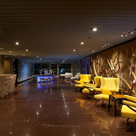 Gtower Hotel Kuala Lumpur Dış mekan fotoğraf The lounge at the airport
