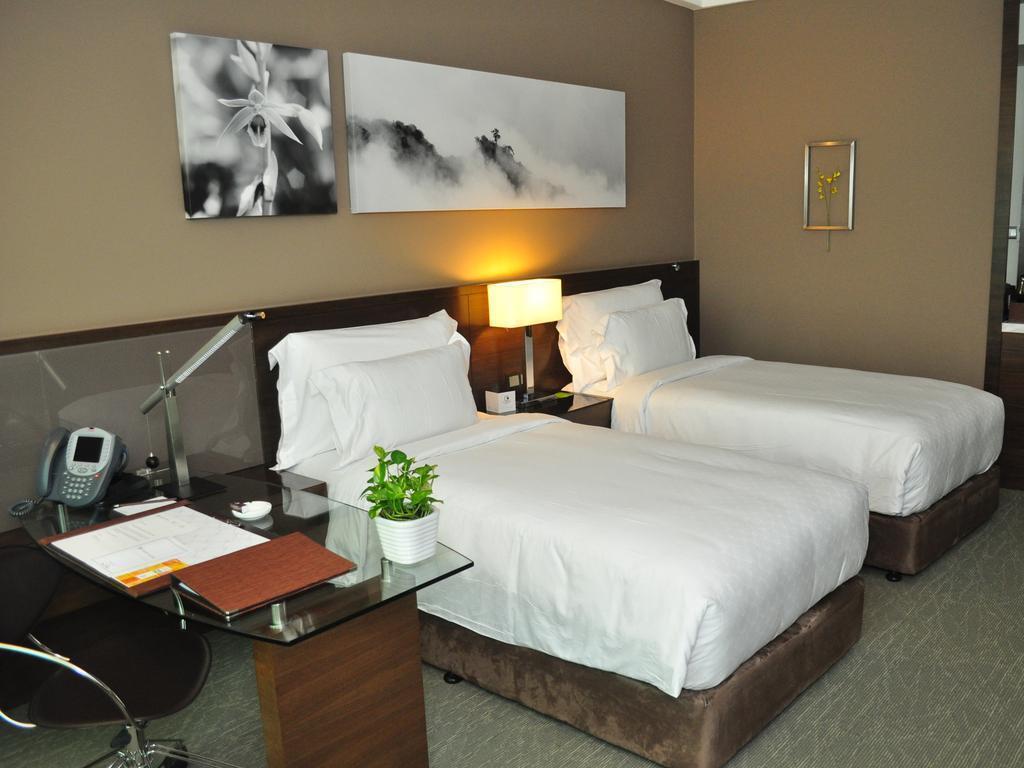 Gtower Hotel Kuala Lumpur Dış mekan fotoğraf A room at the hotel