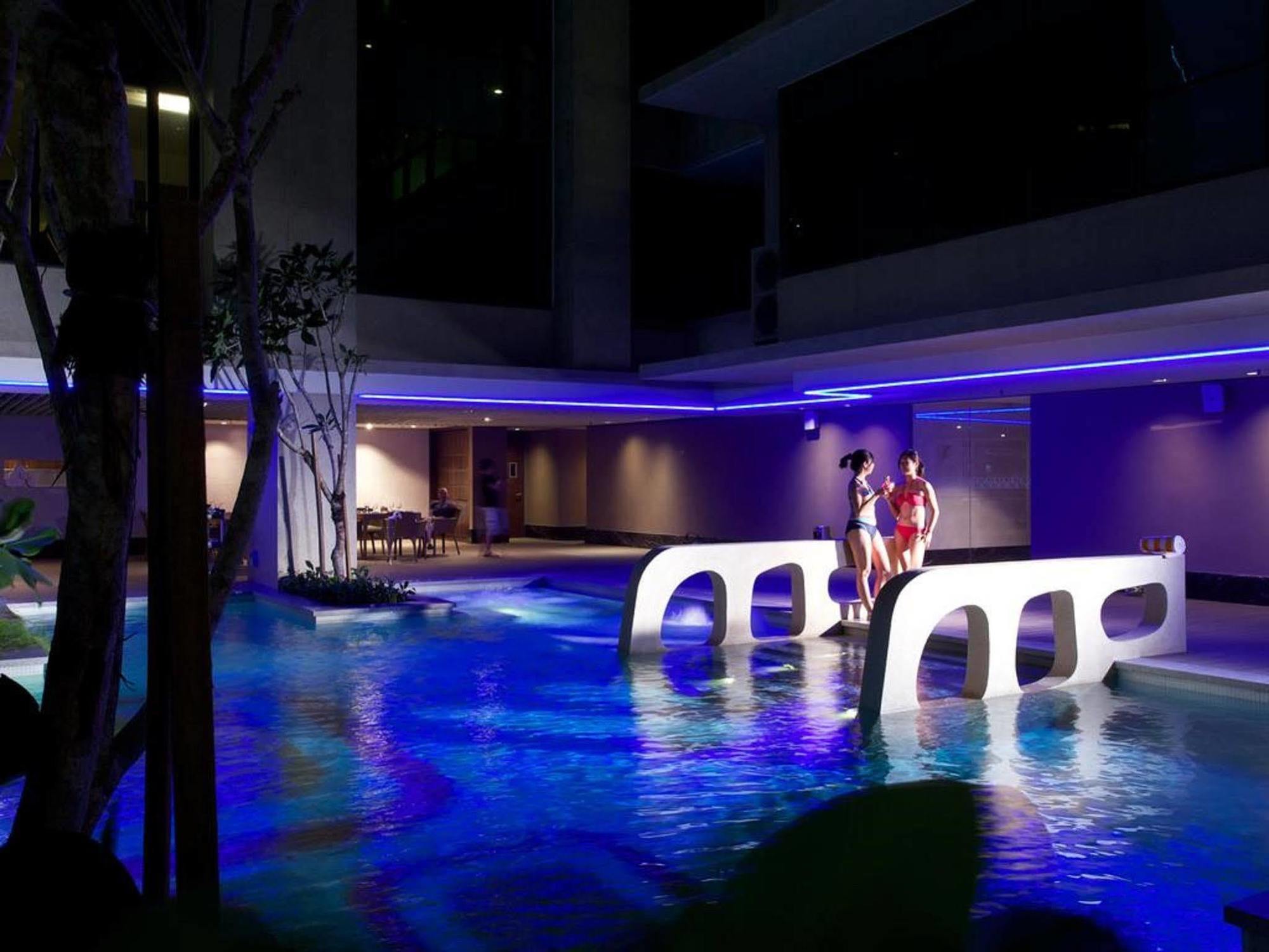 Gtower Hotel Kuala Lumpur Dış mekan fotoğraf The pool at the hotel