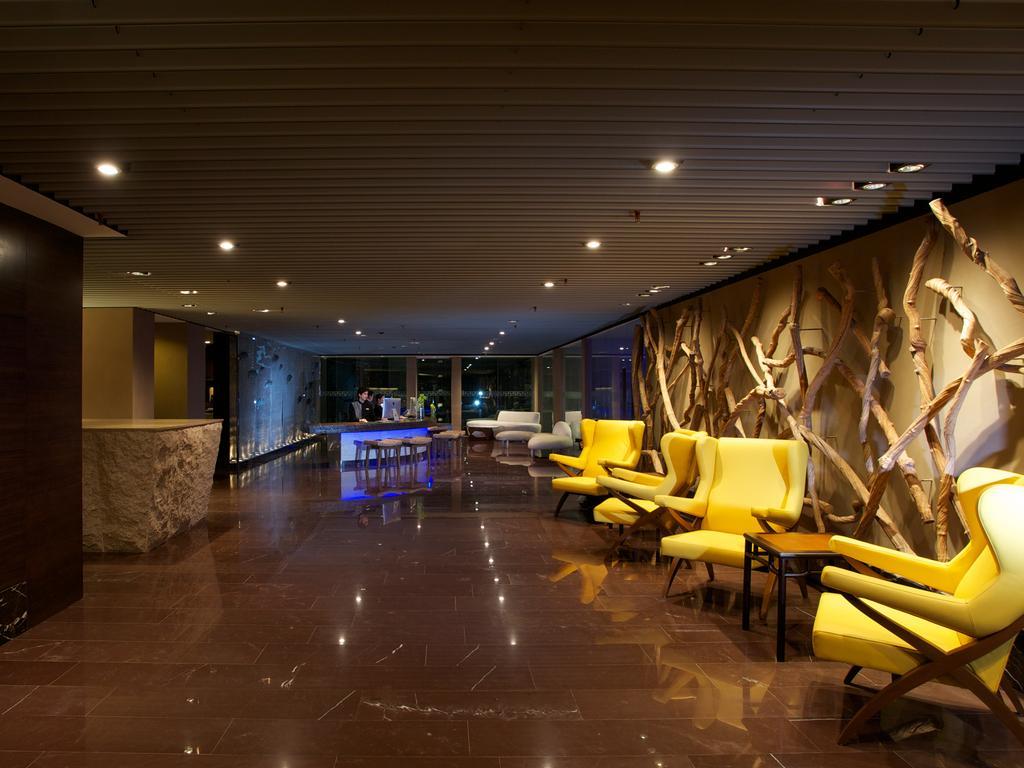 Gtower Hotel Kuala Lumpur Dış mekan fotoğraf The lounge at the airport