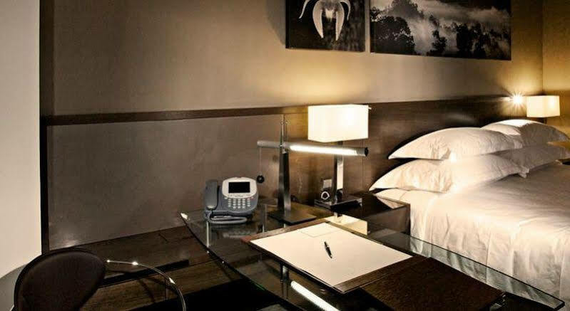 Gtower Hotel Kuala Lumpur Dış mekan fotoğraf A room at the hotel